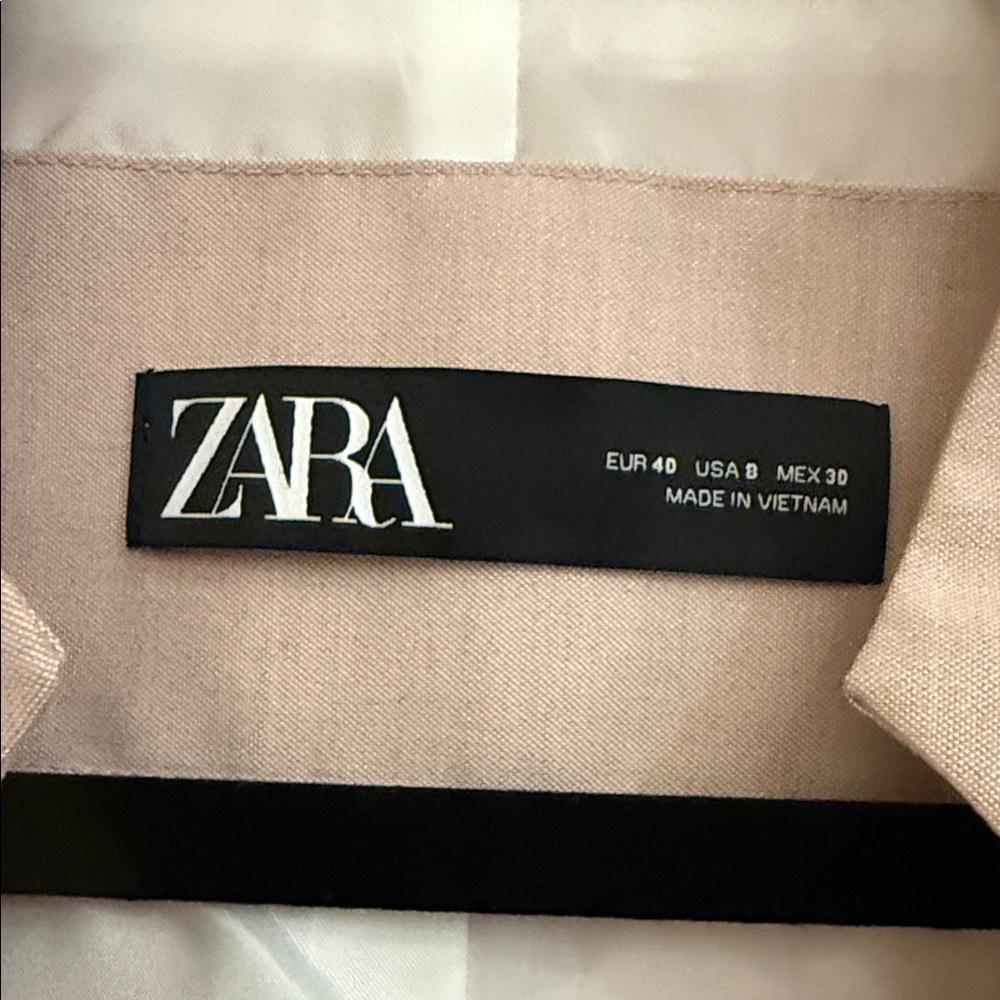 Zara - Suit - Picture 3 of 6